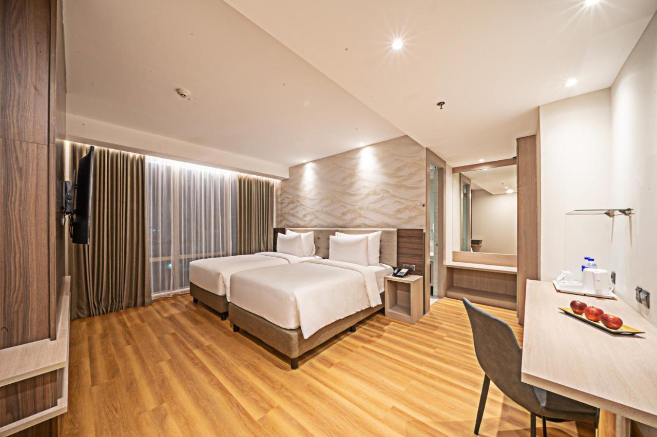 Platinum Hotel Tunjungan Surabaya Luaran gambar