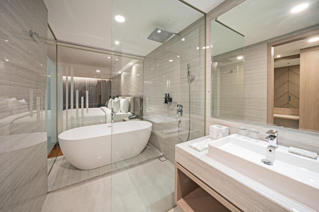 Platinum Hotel Tunjungan Surabaya Luaran gambar