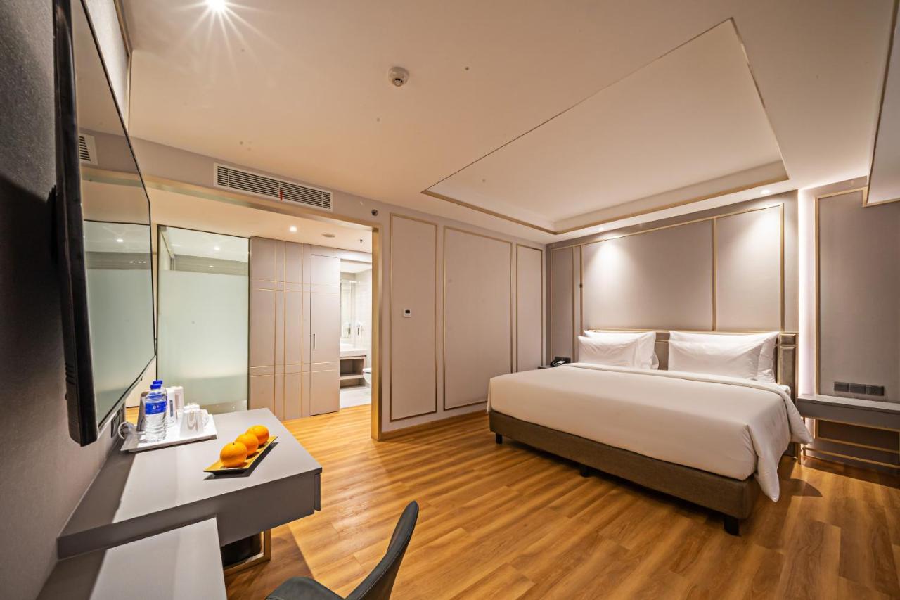 Platinum Hotel Tunjungan Surabaya Luaran gambar