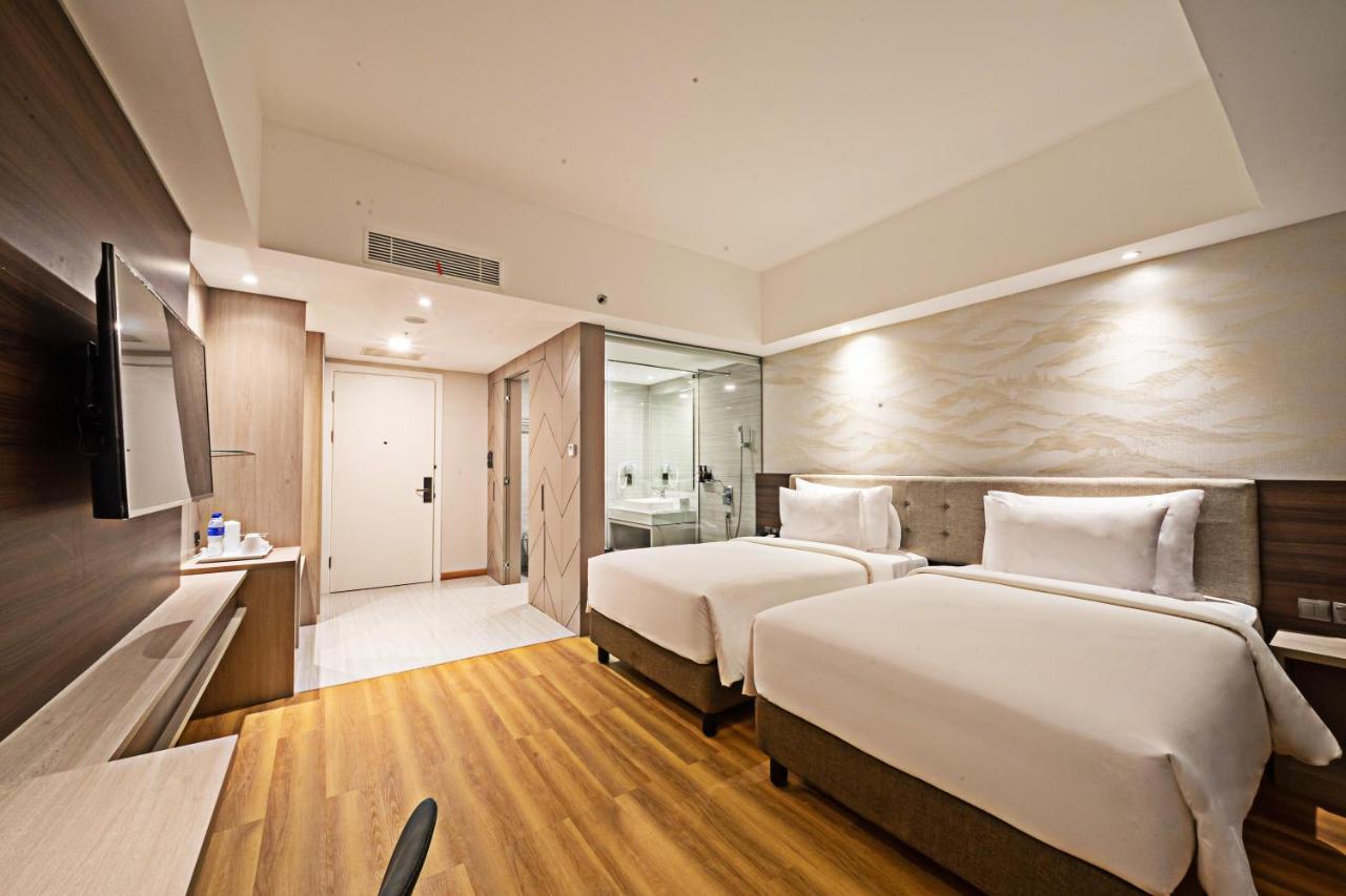 Platinum Hotel Tunjungan Surabaya Luaran gambar