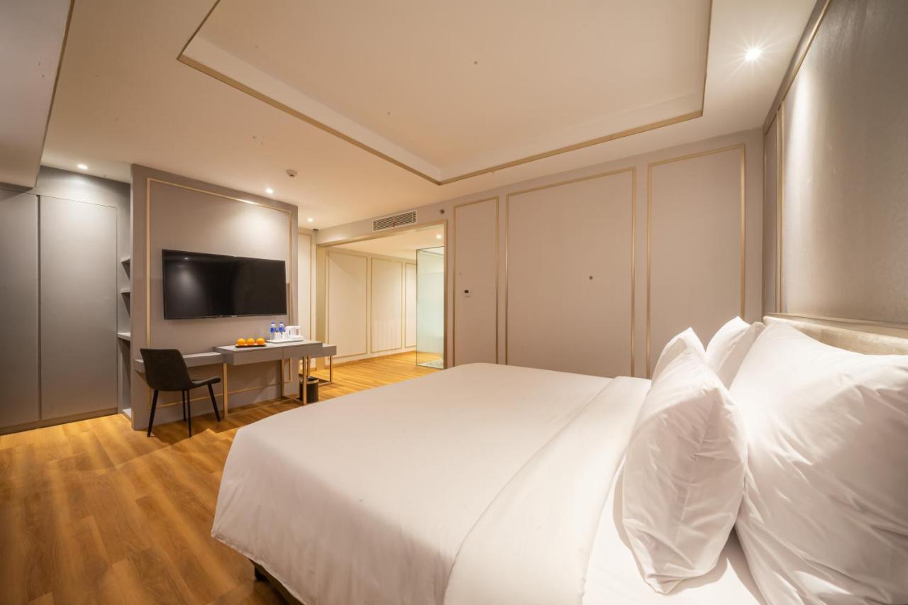 Platinum Hotel Tunjungan Surabaya Luaran gambar