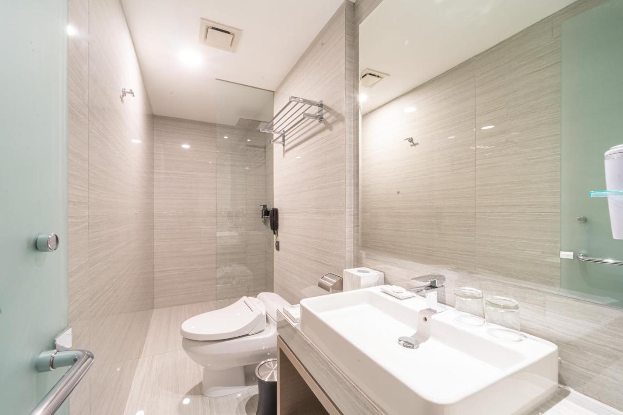 Platinum Hotel Tunjungan Surabaya Luaran gambar