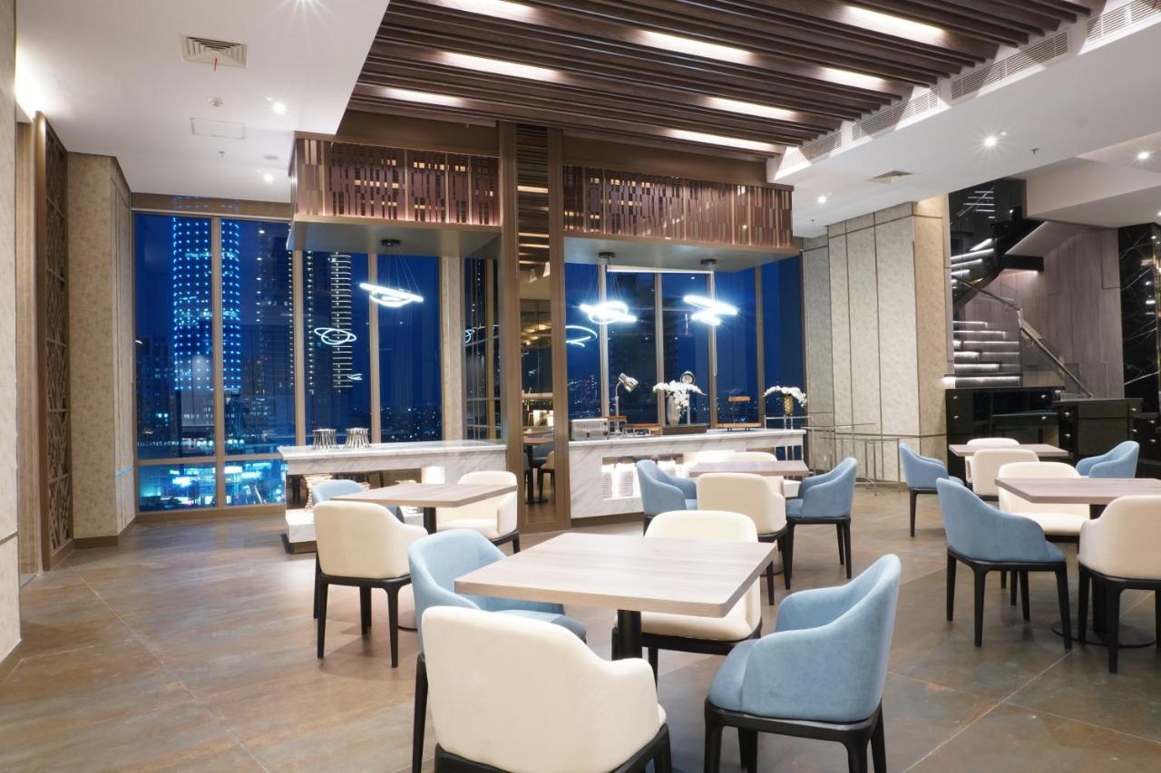 Platinum Hotel Tunjungan Surabaya Luaran gambar