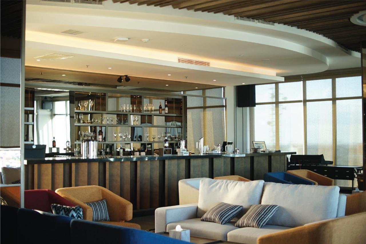 Platinum Hotel Tunjungan Surabaya Luaran gambar