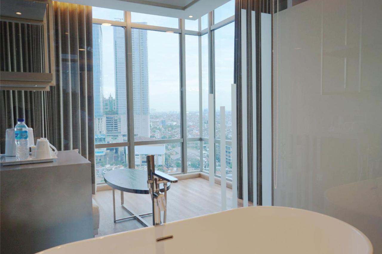 Platinum Hotel Tunjungan Surabaya Luaran gambar