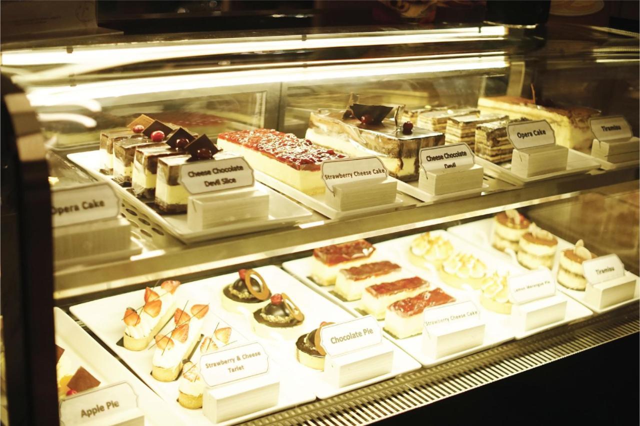 Platinum Hotel Tunjungan Surabaya Luaran gambar