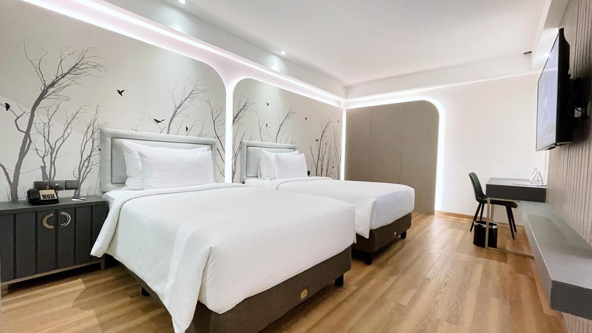 Platinum Hotel Tunjungan Surabaya Luaran gambar