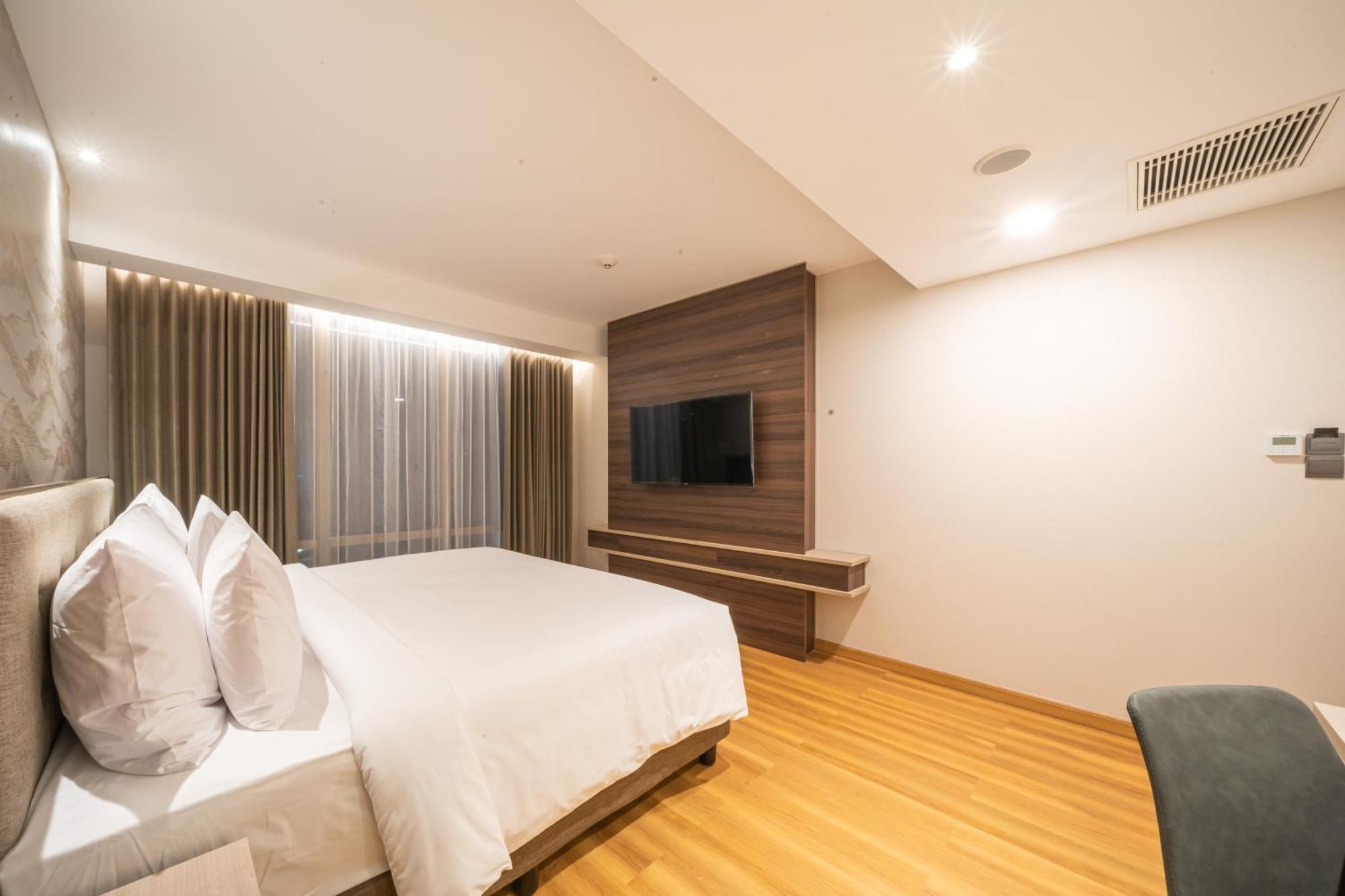 Platinum Hotel Tunjungan Surabaya Luaran gambar