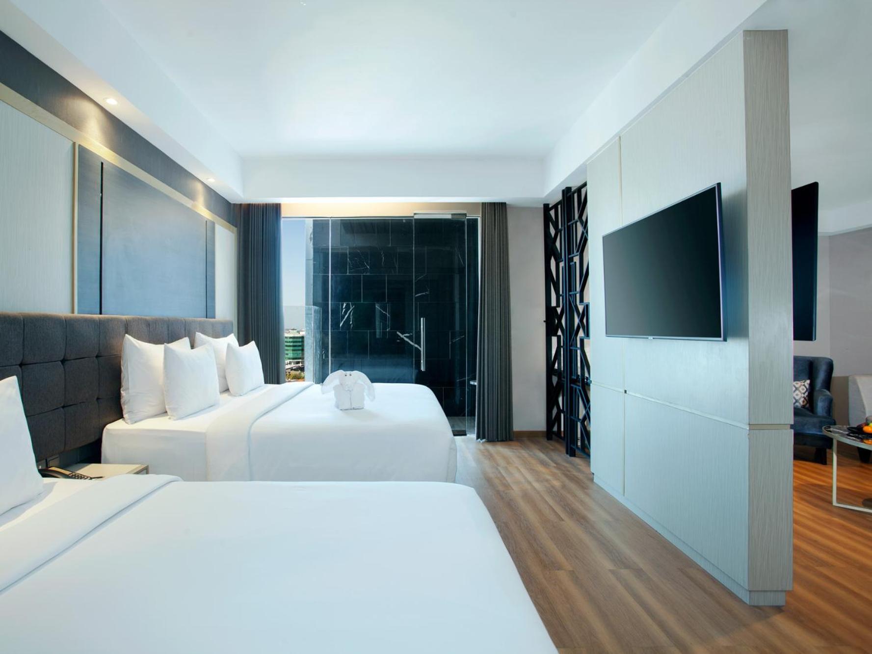 Platinum Hotel Tunjungan Surabaya Luaran gambar