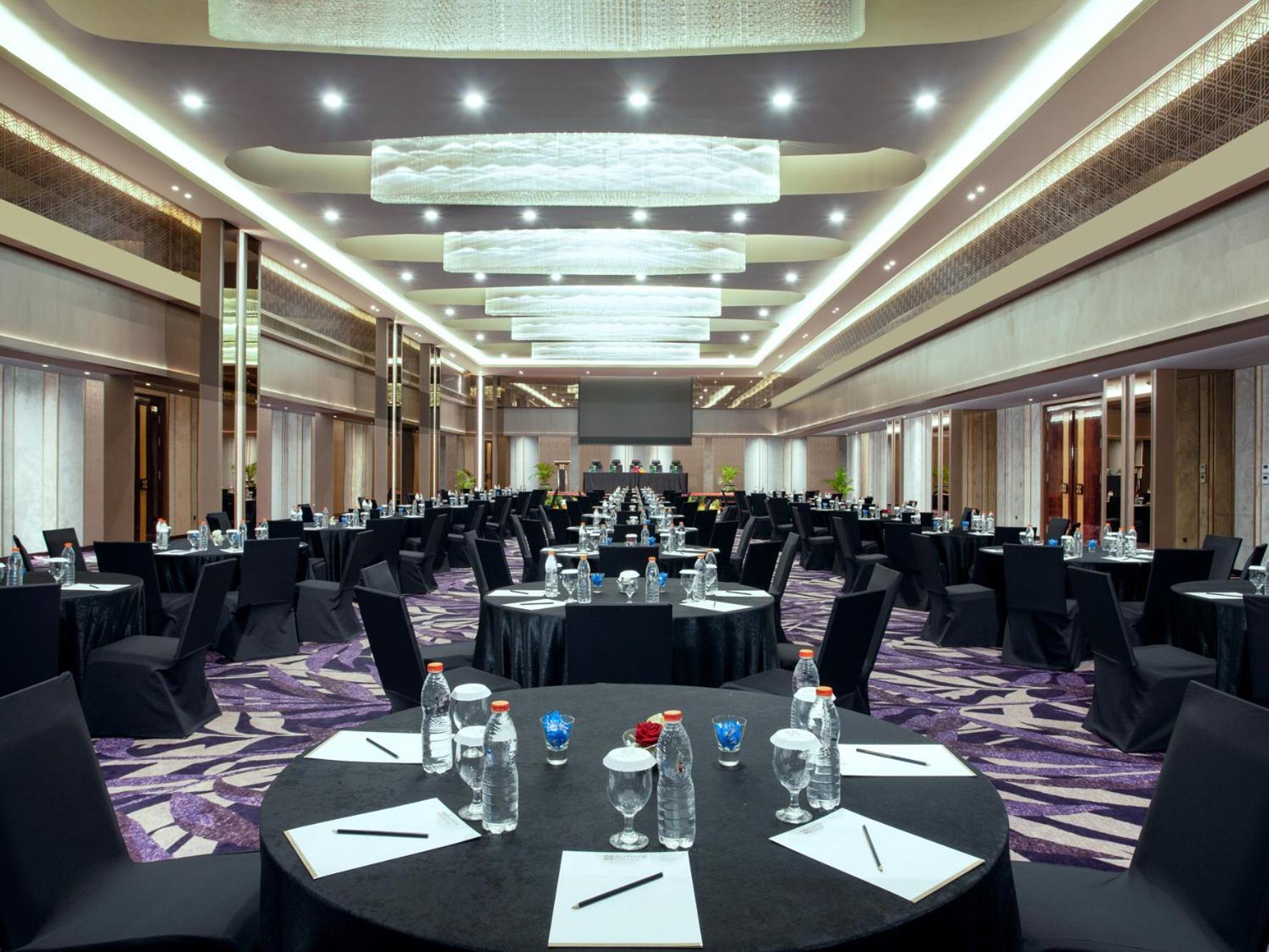 Platinum Hotel Tunjungan Surabaya Luaran gambar