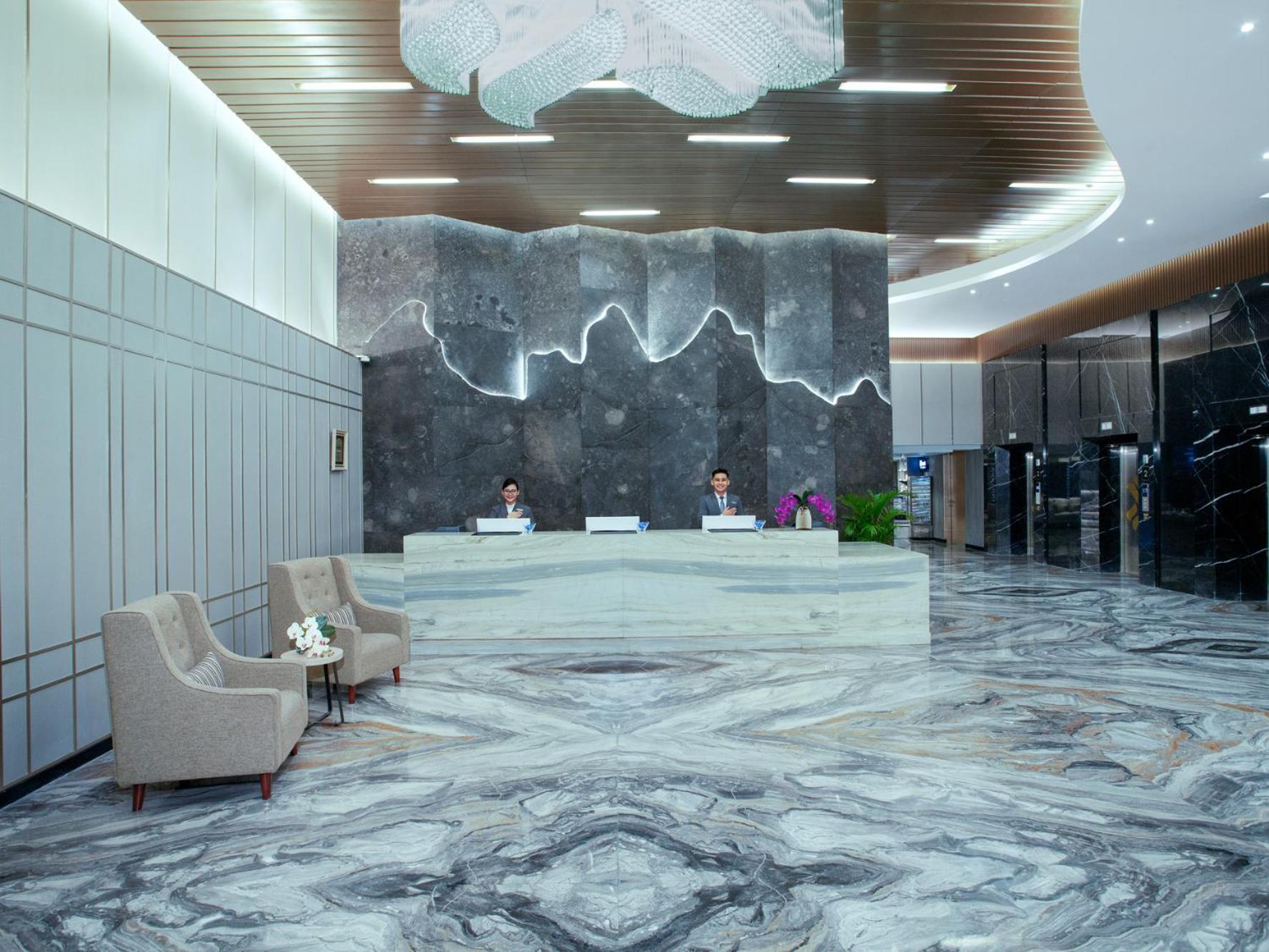 Platinum Hotel Tunjungan Surabaya Luaran gambar