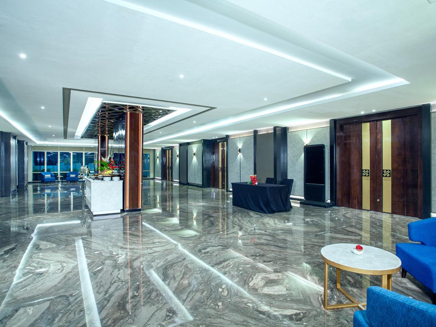 Platinum Hotel Tunjungan Surabaya Luaran gambar