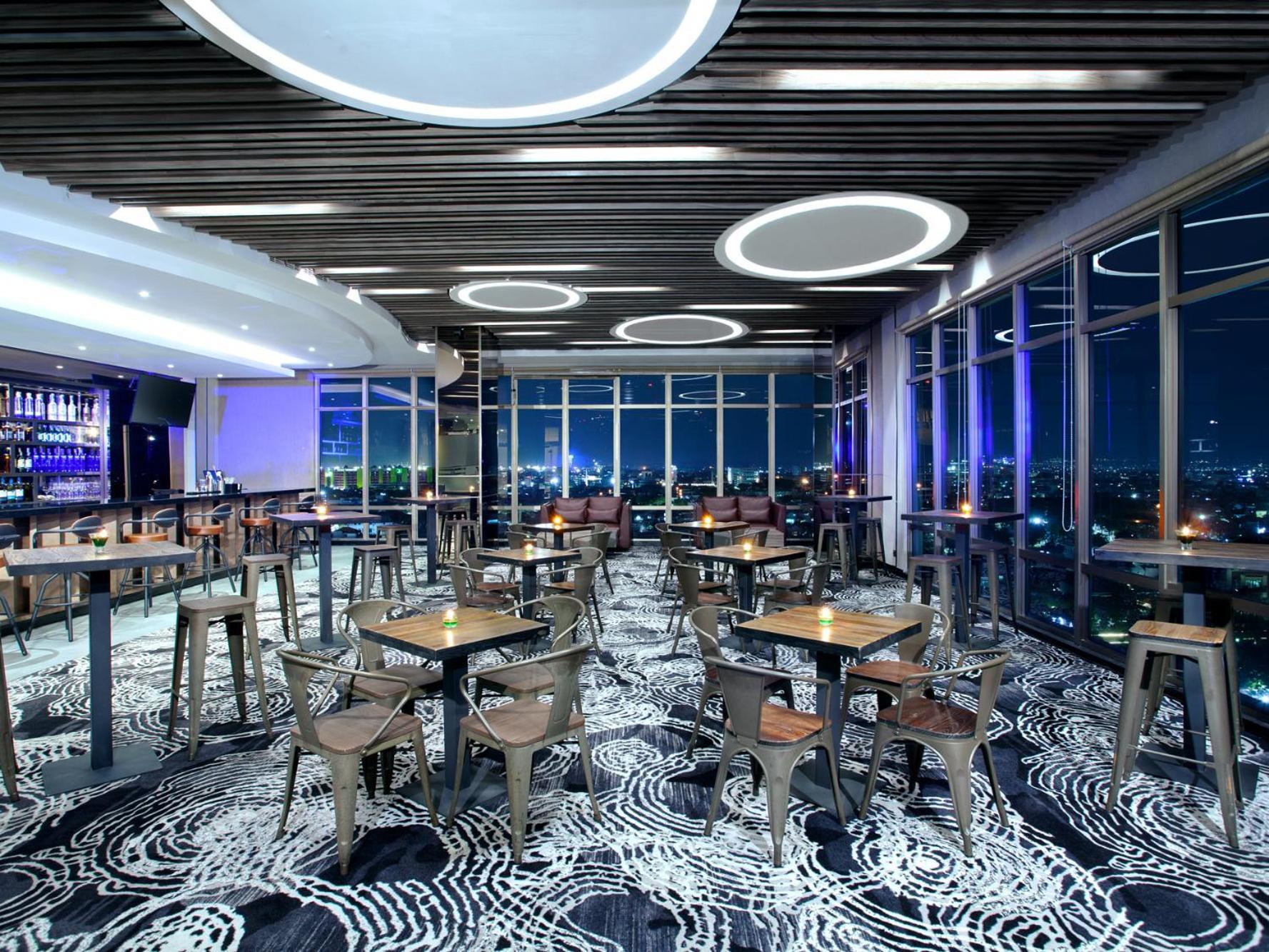 Platinum Hotel Tunjungan Surabaya Luaran gambar